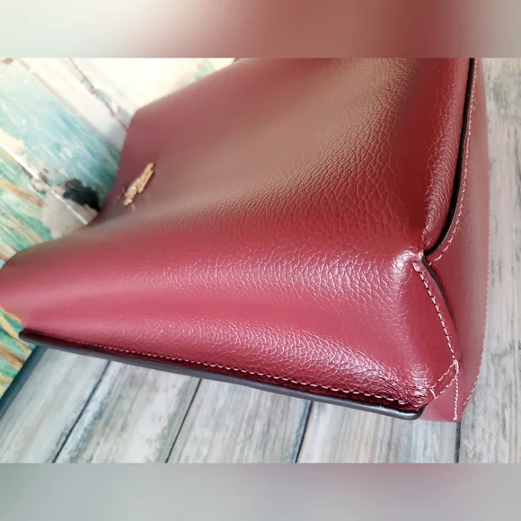 Coach Mollie Bucket Bag 22 Wine/Gold Crossbody Bag NWOT - Picture 9 of 14